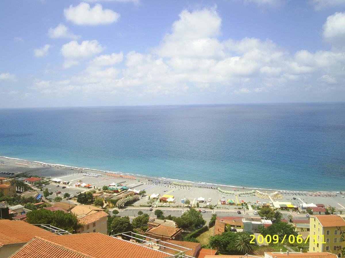 Casa Al Mare A Scalea Apartment Luaran gambar